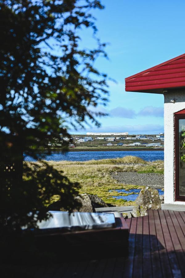 ÁLKA - Luxurious Private Room by the Sea With Hot Tub Njarthvik Exterior foto
